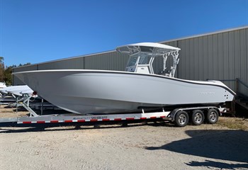 2025 Cape Horn 32T Whisper Gray Boat